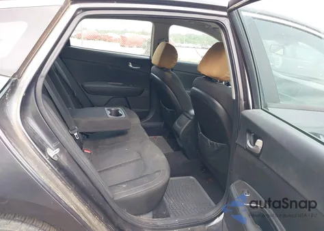 2017 Kia Optima Lx z USA, uszkodzony, nr VIN 5XXGT4L32HG124235